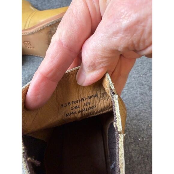 Frye Banana Campus Chelsea Ankle Boot Light Sand Distressed Leather 9.5 B - Picture 10 of 10